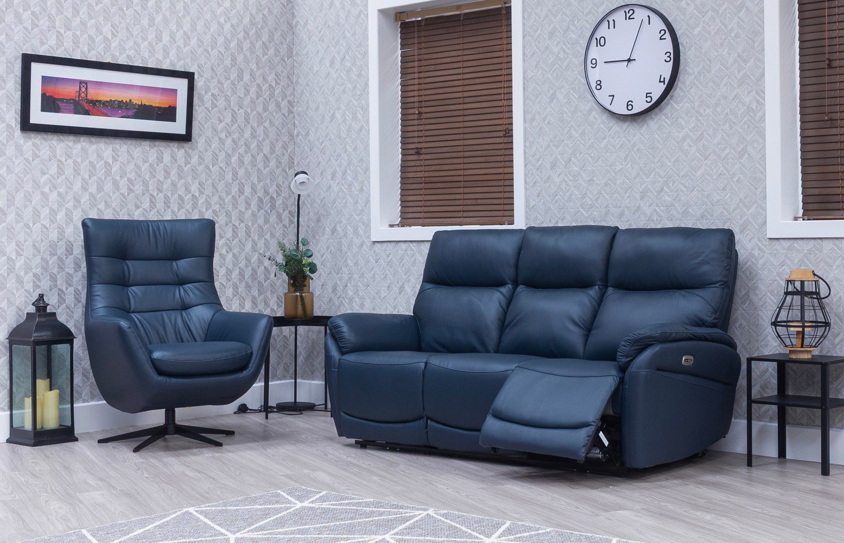 Orbit Swivel Chair - Leather