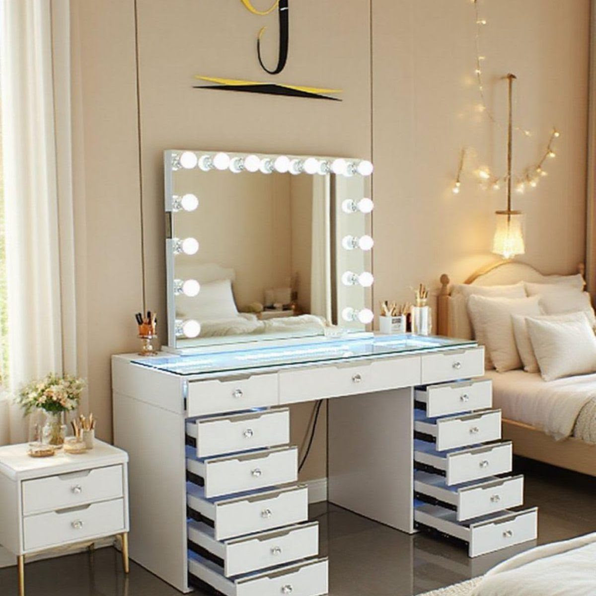 Hollywood 13 dwr dressing table with Landscape Mirror