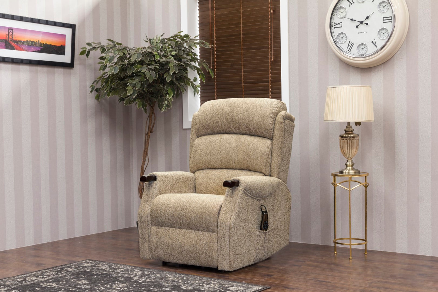 Harry Tilt & Lift Chair