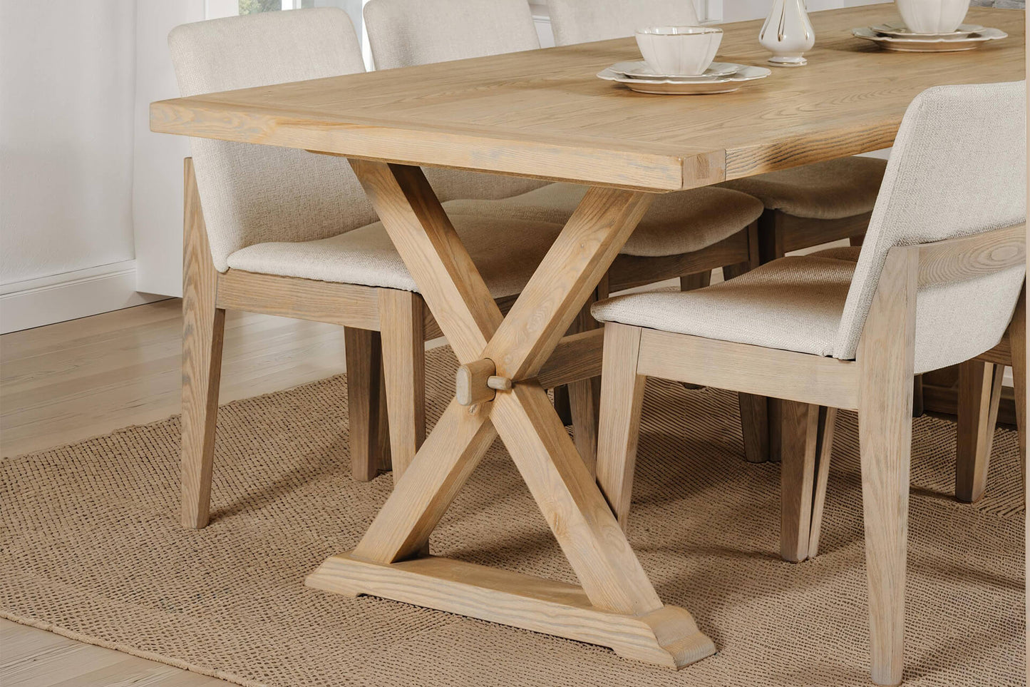 Valentia Dining Table